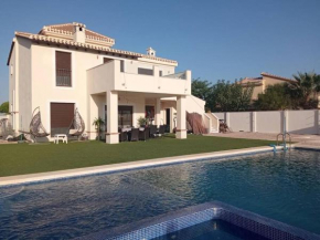 Luxury 4 Bedroom Villa & Pool on Golf Resort, Fuente Álamo De Murcia